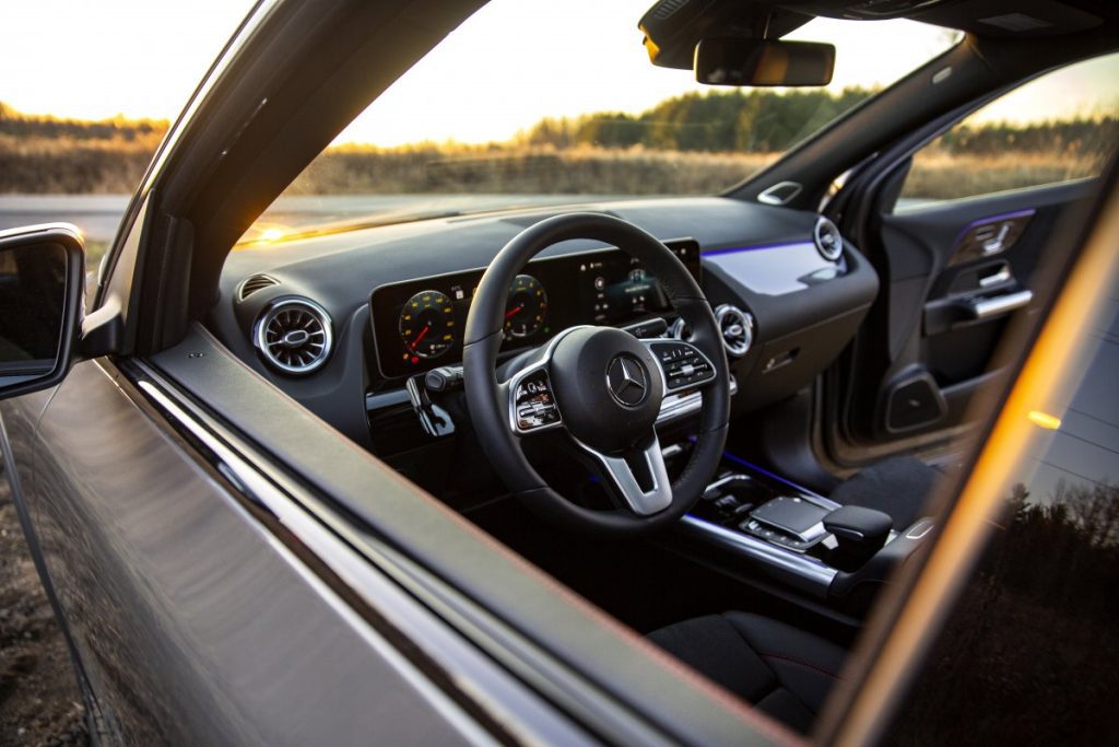 Mercedes Benz GLA interior console