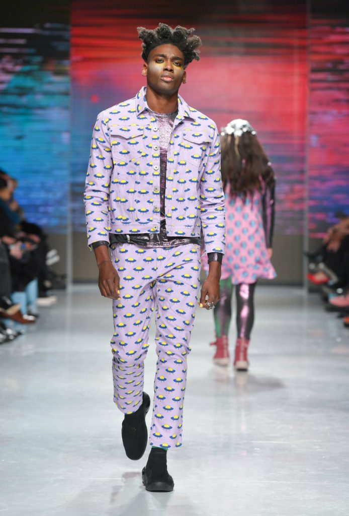 Hayley Elsaesser fashion runway