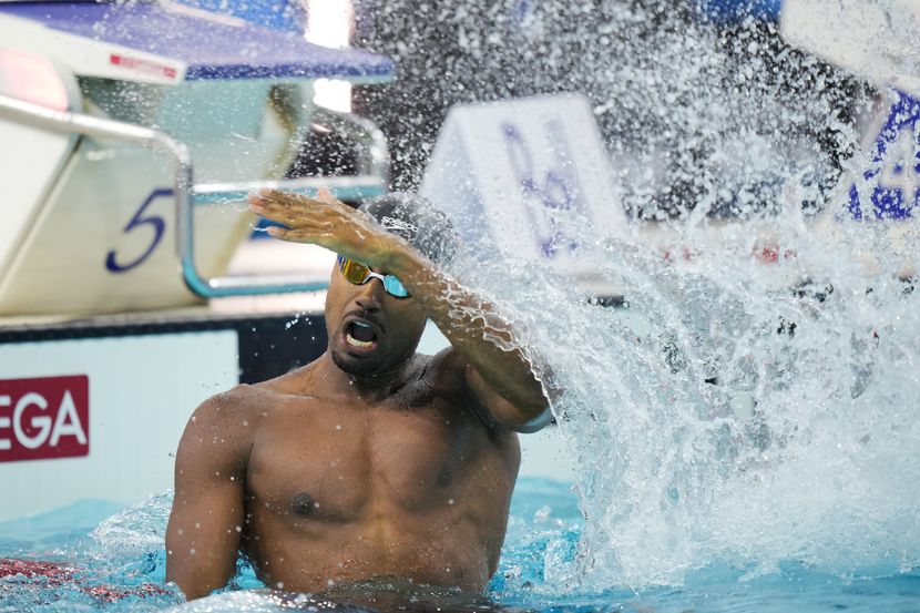 Liendo, Kos Shatter Swimming World Records