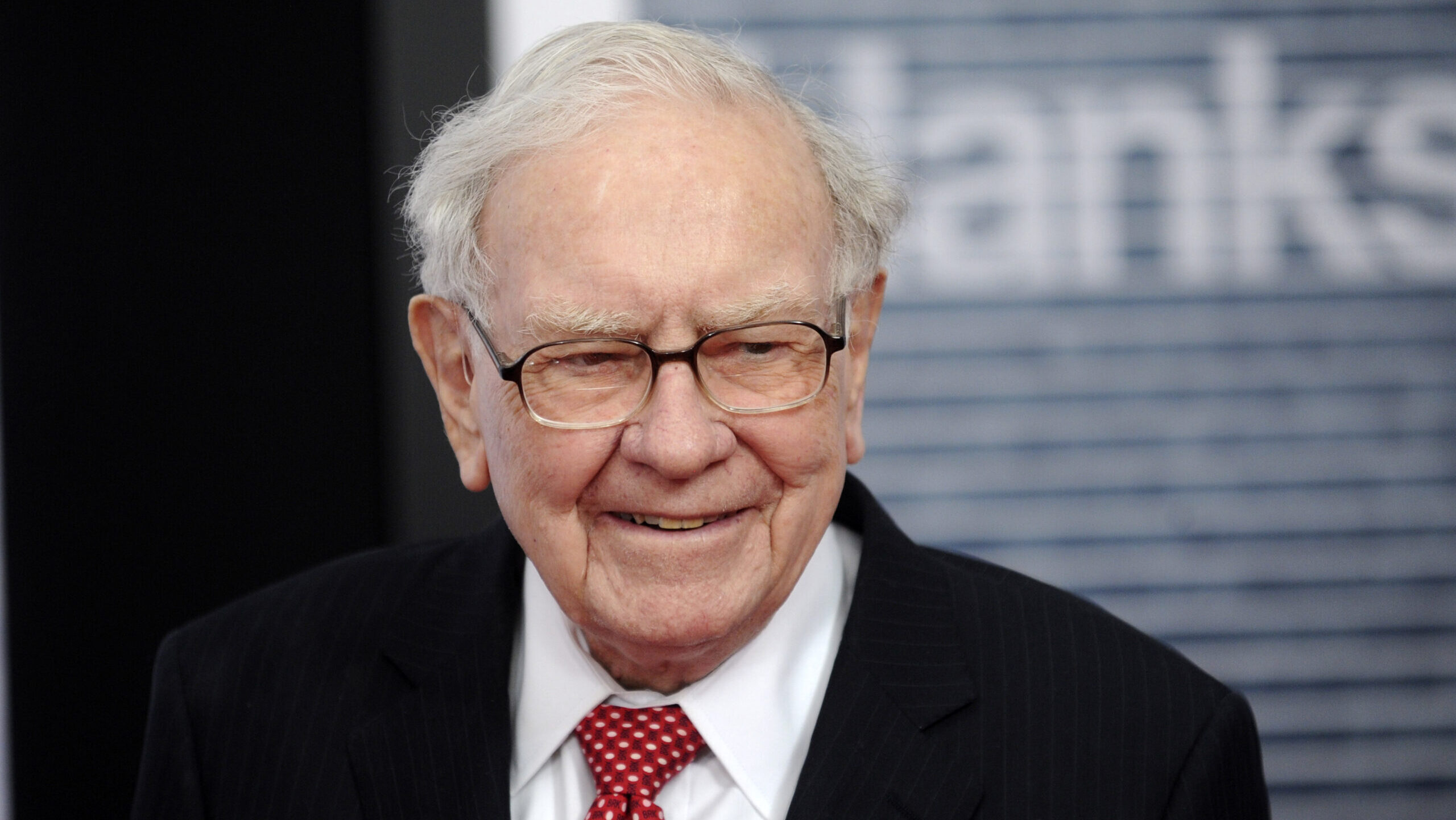 Buffett Bows Out, Bets on Berkshire’s Future