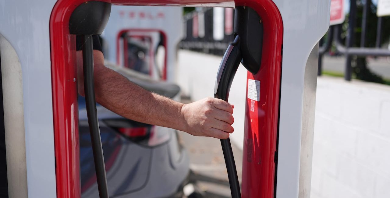 Carney Replaces EV Mandate With Incentives